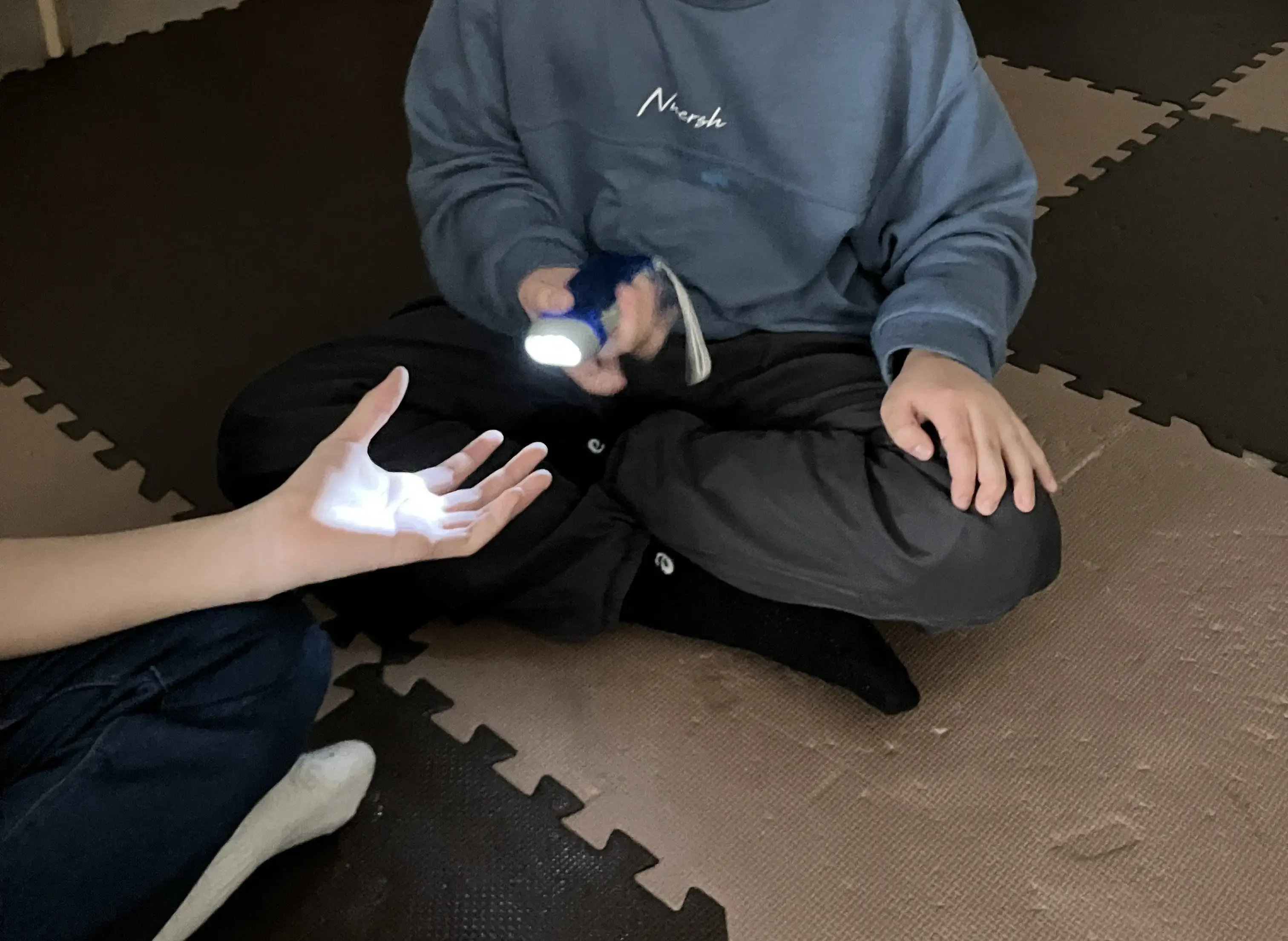 防災活動に取り組む子ども１