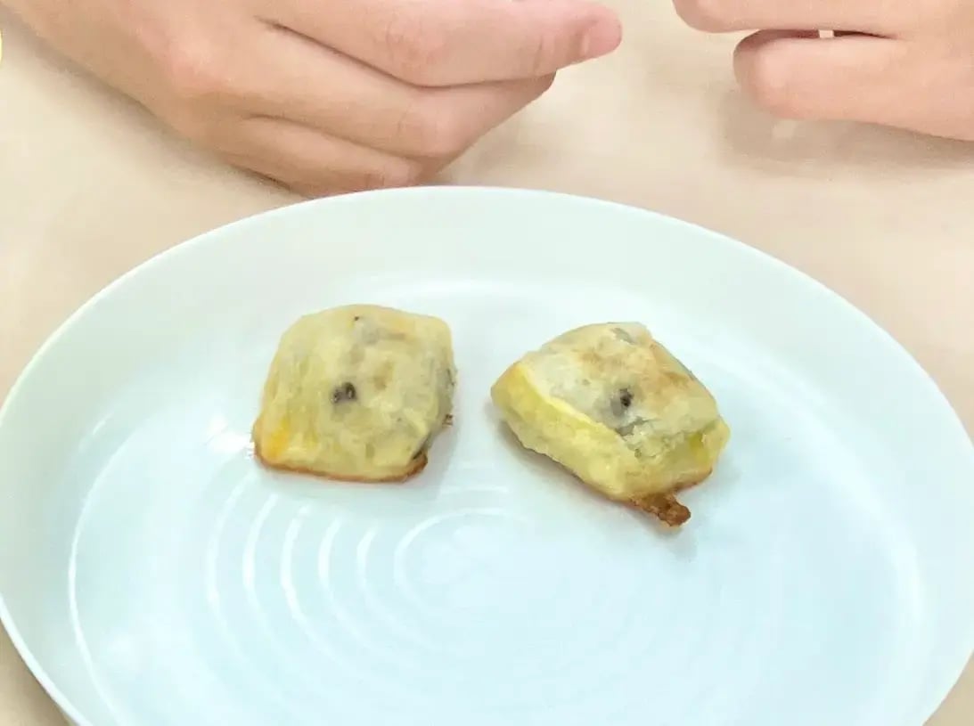 チョコパイを作る子ども４