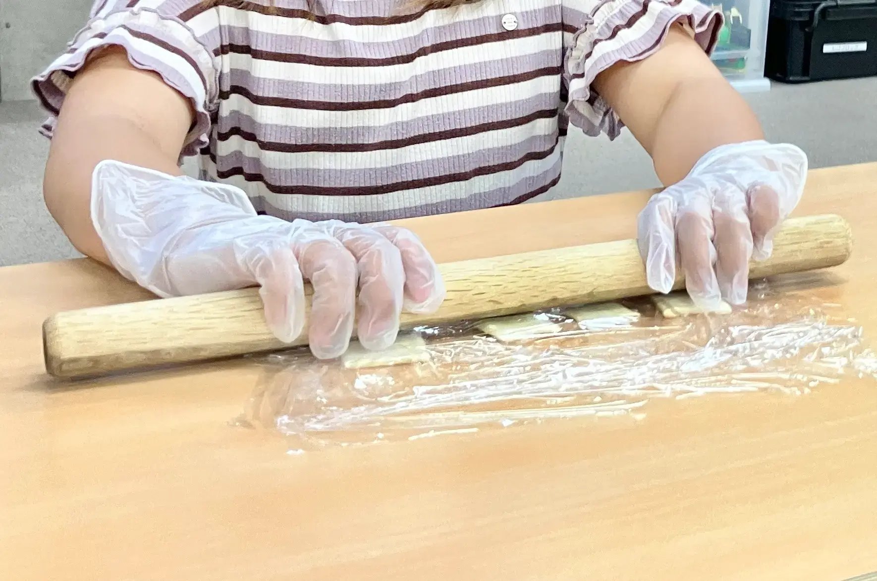 チョコパイを作る子ども１
