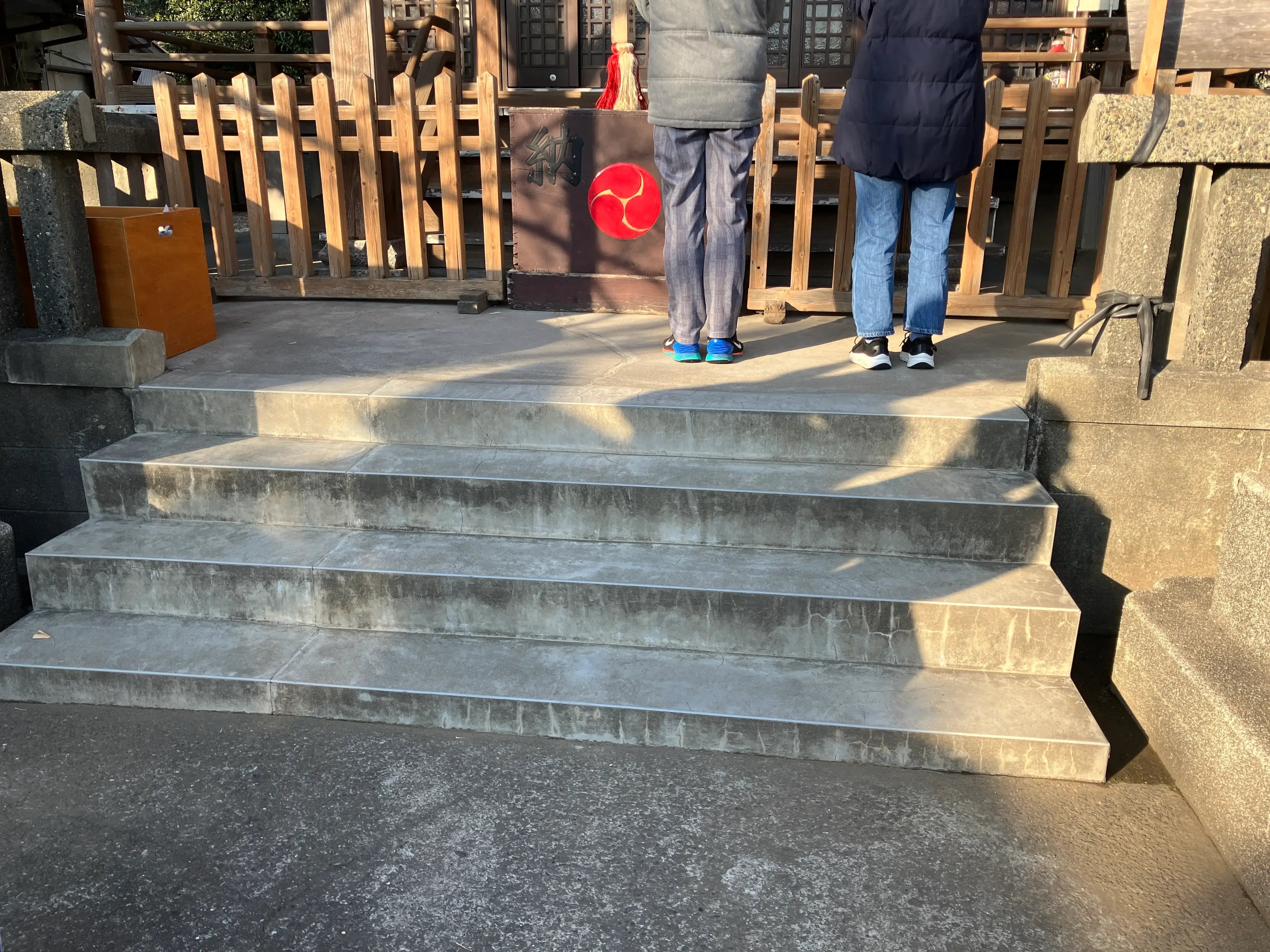 初詣をする子ども１