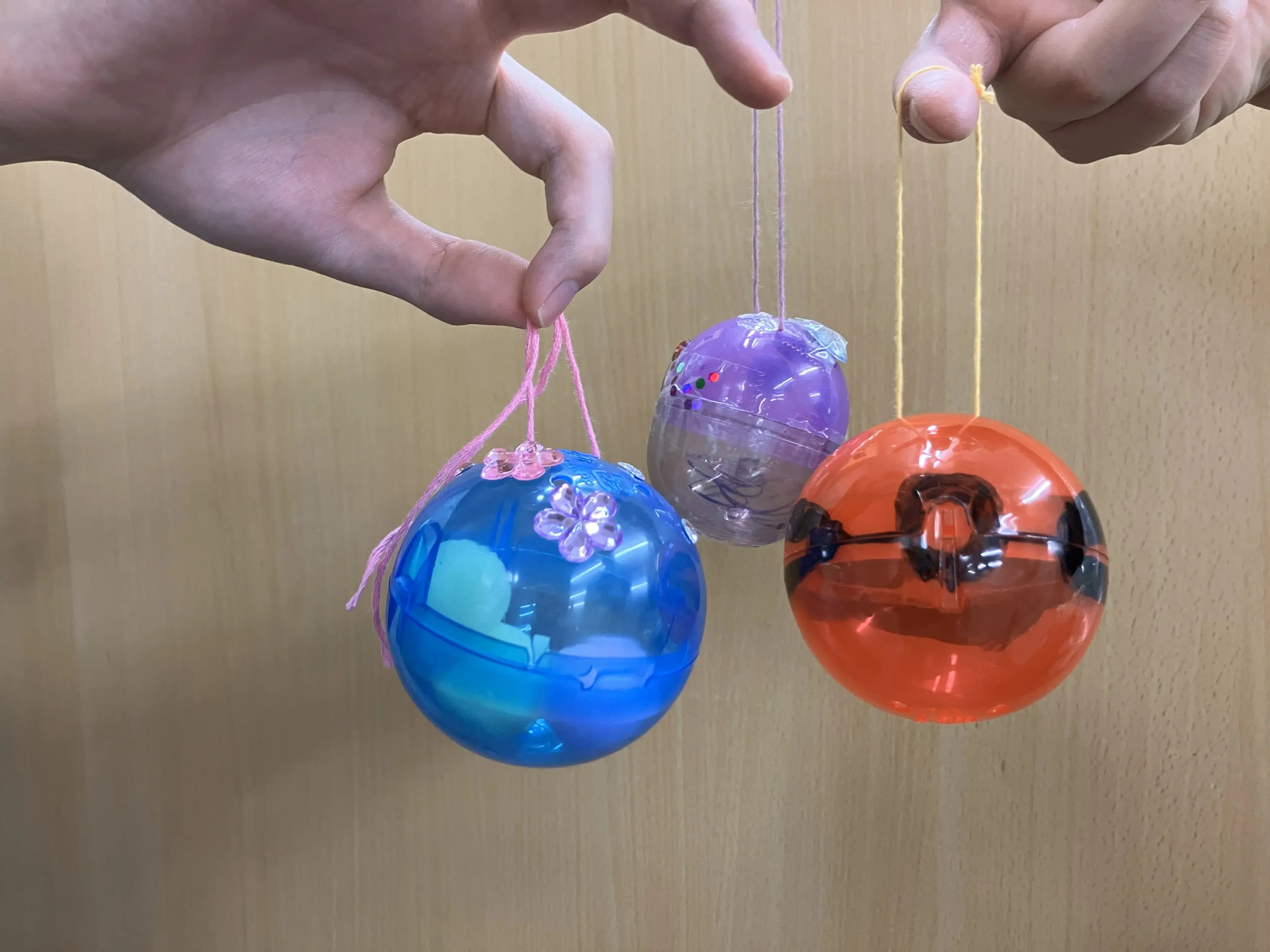 オーナメントを作る子ども２