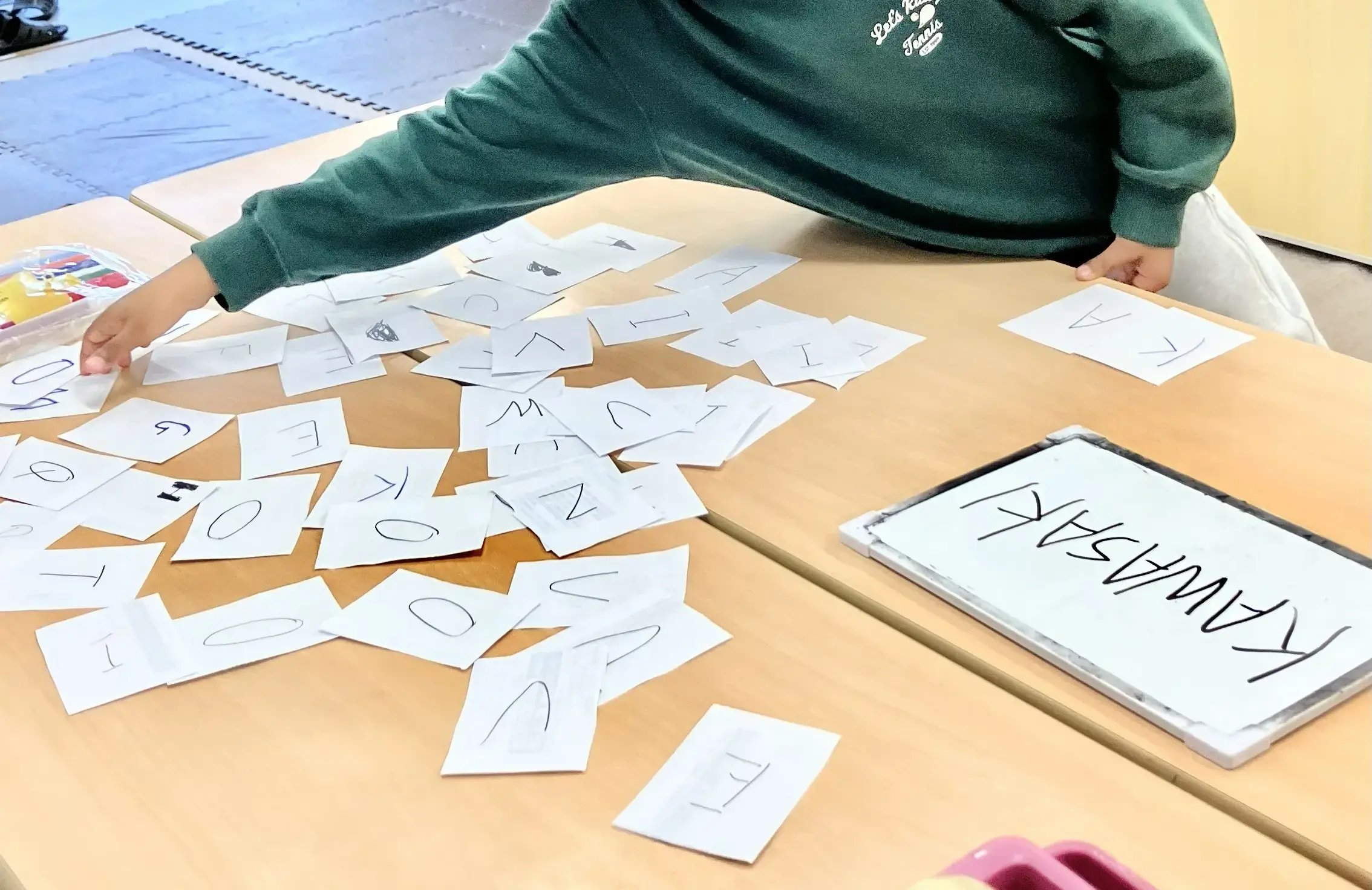 文字取りをする子ども３