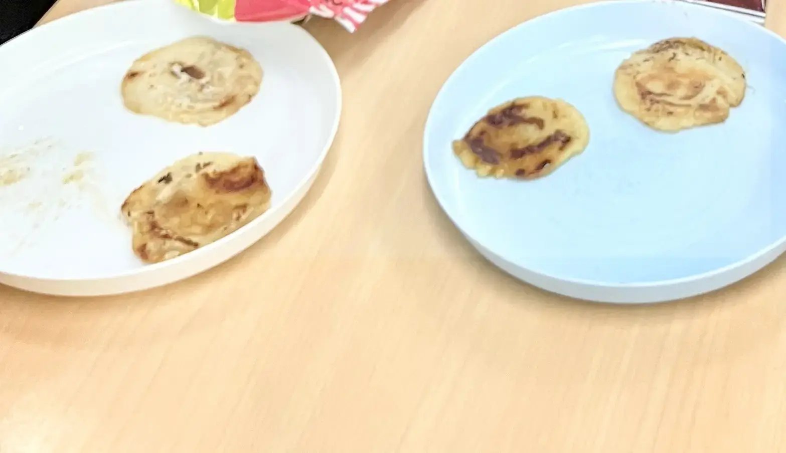 団子を作る子ども６