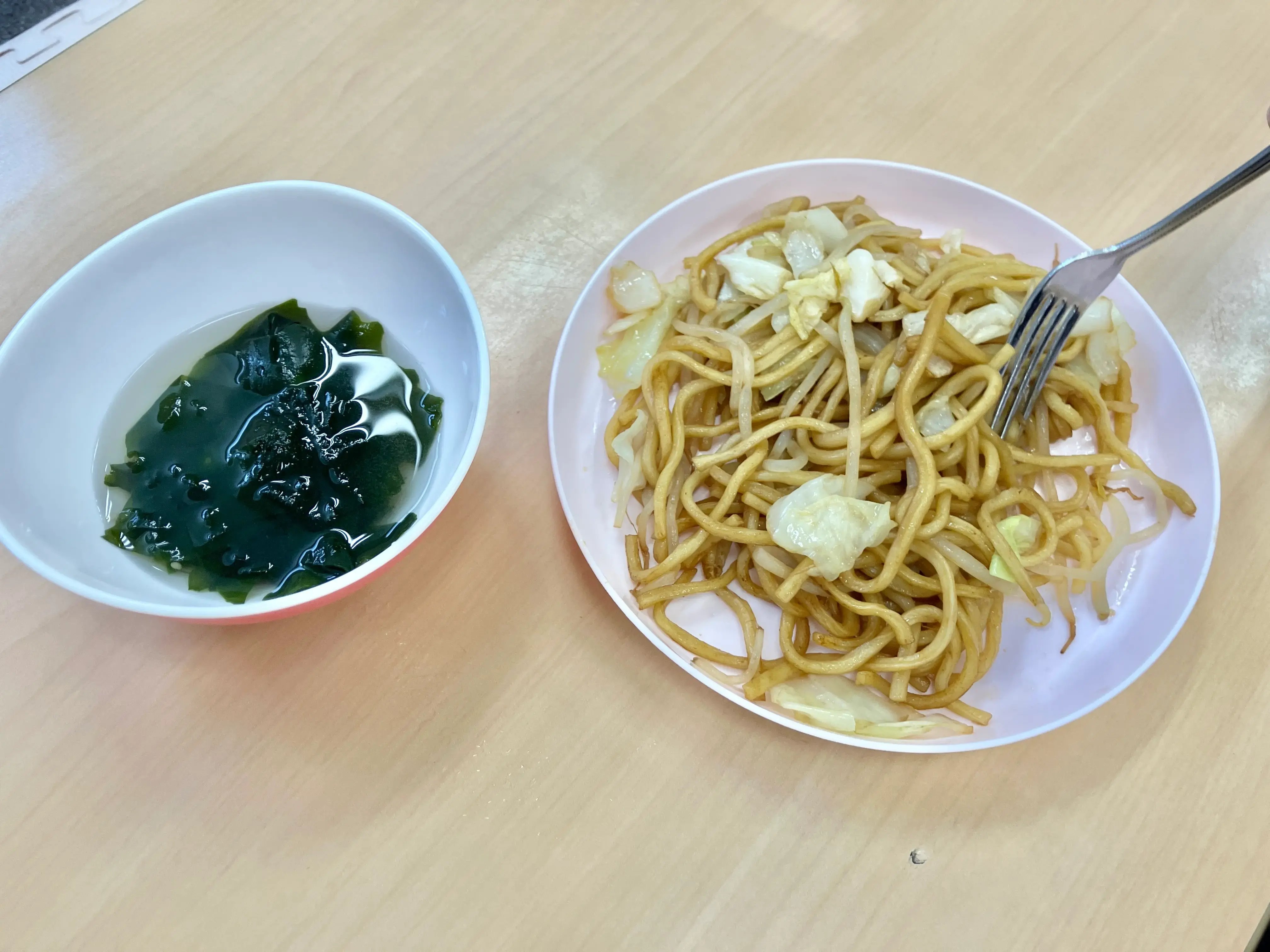 昼食作りをする子ども７