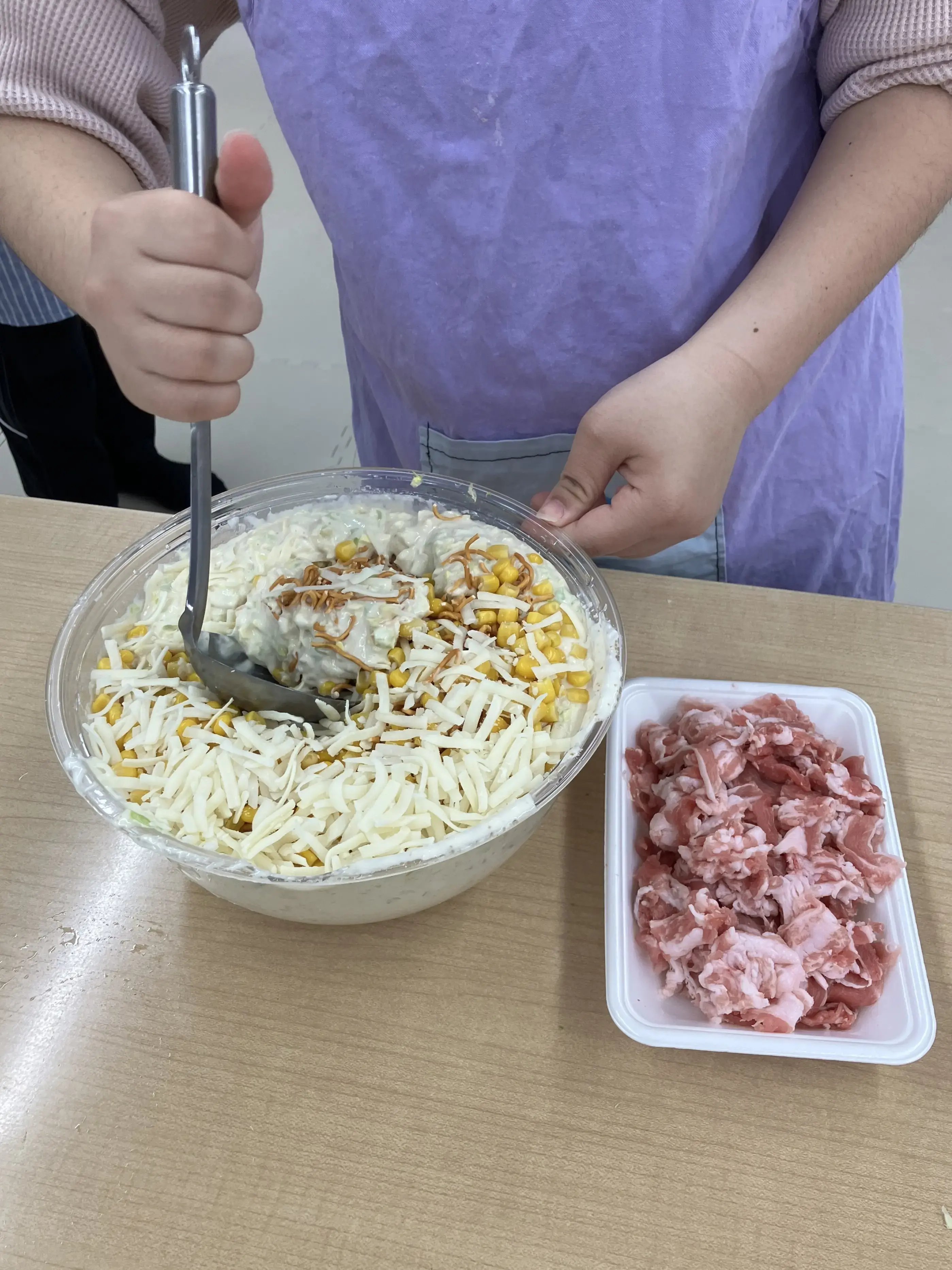 混ぜている様子②