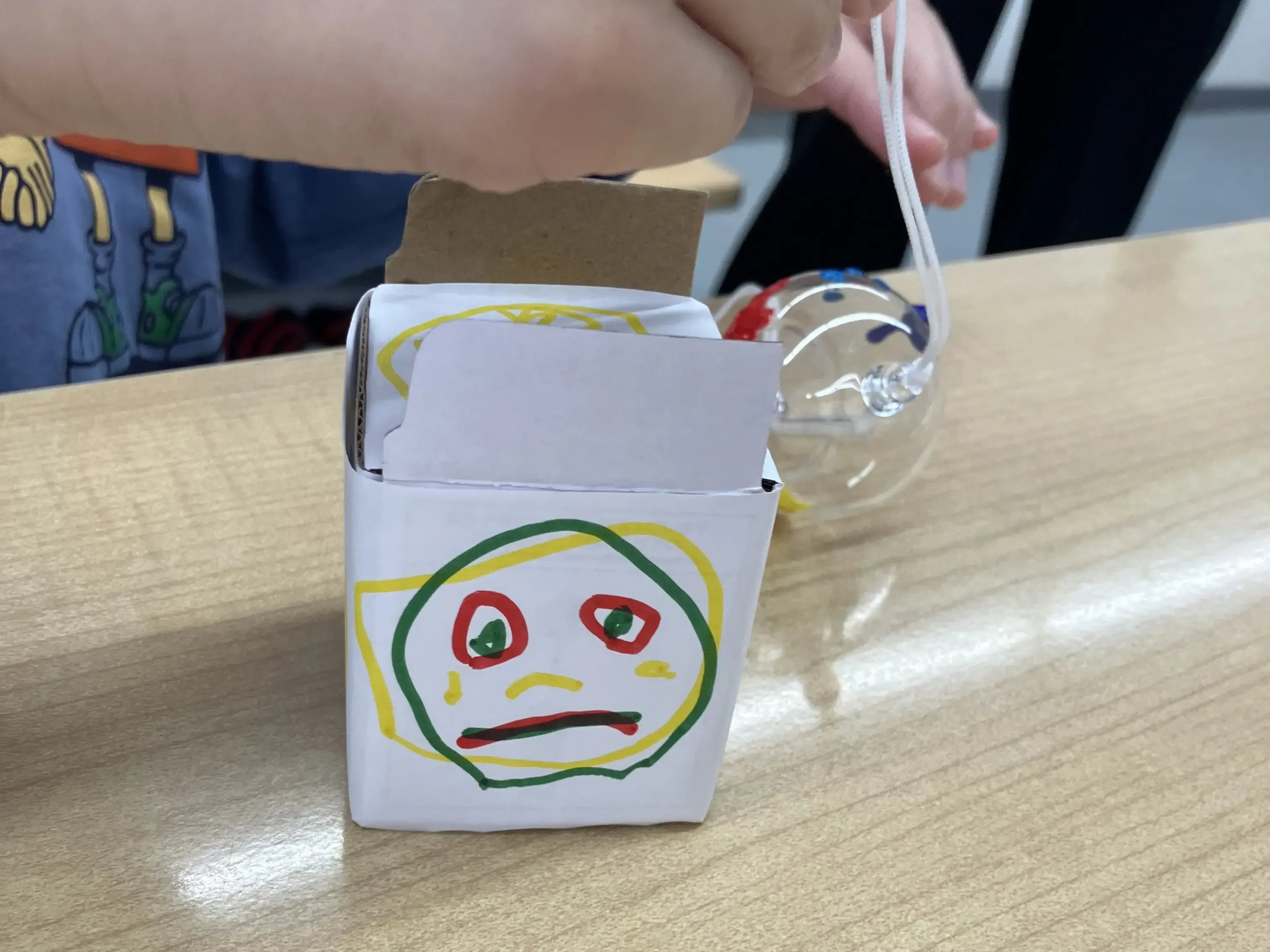 作っている様子