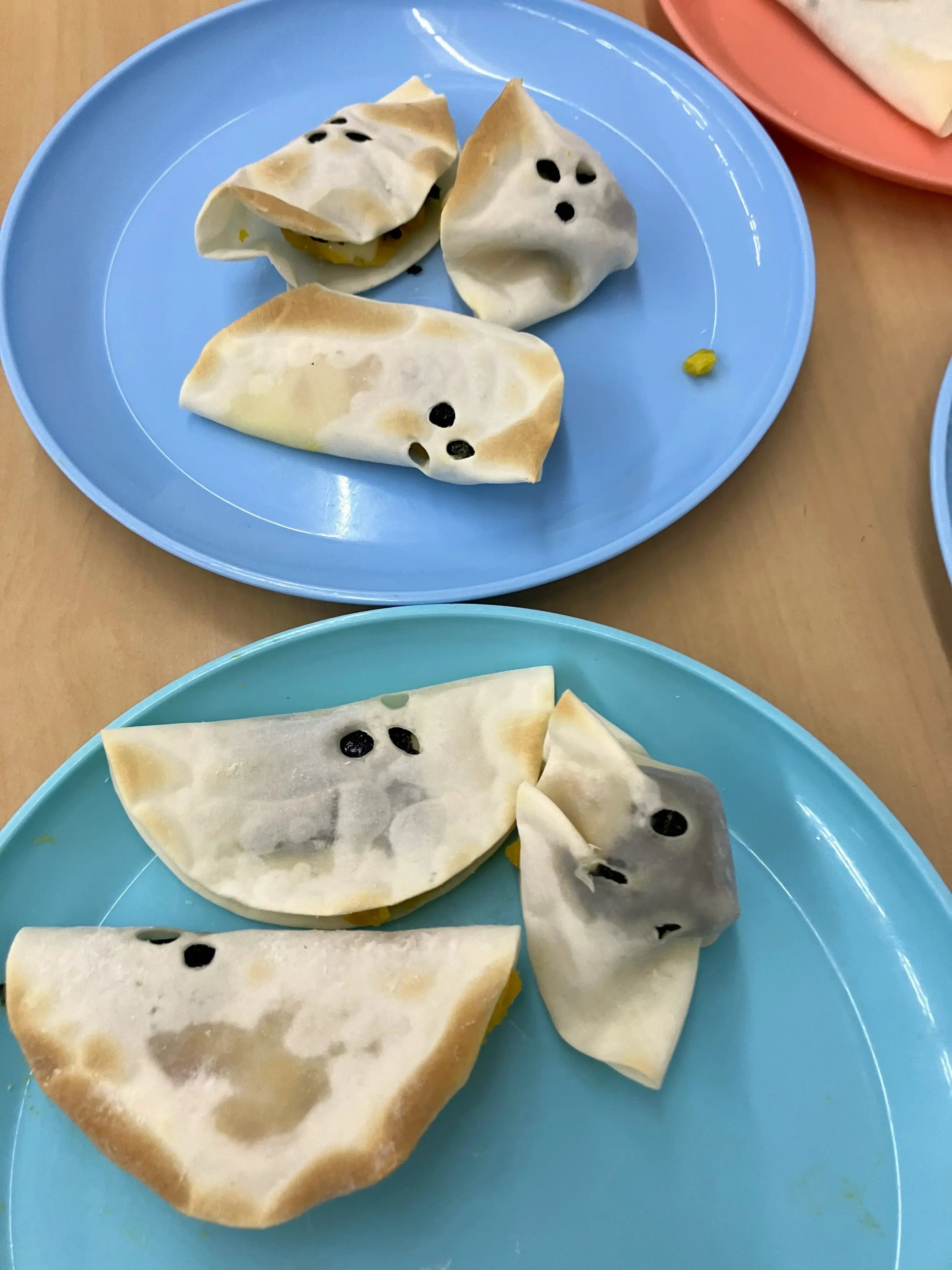 焼けたおばけ餃子